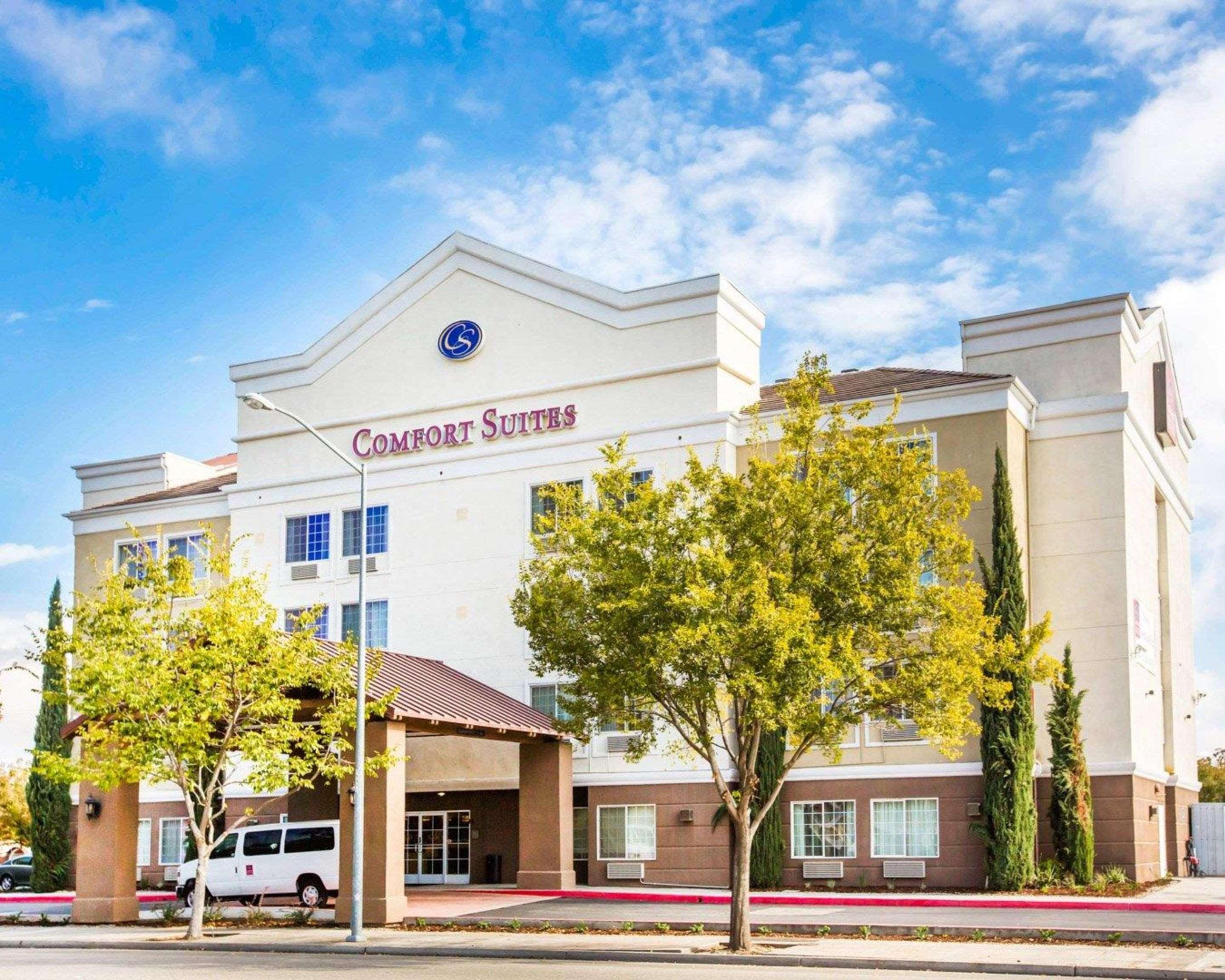 Comfort Suites Clovis Exterior photo